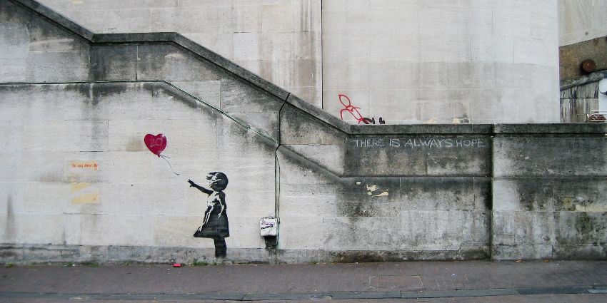 Banksy_niña-globo_corazon_stencil_Innvictus_Blog