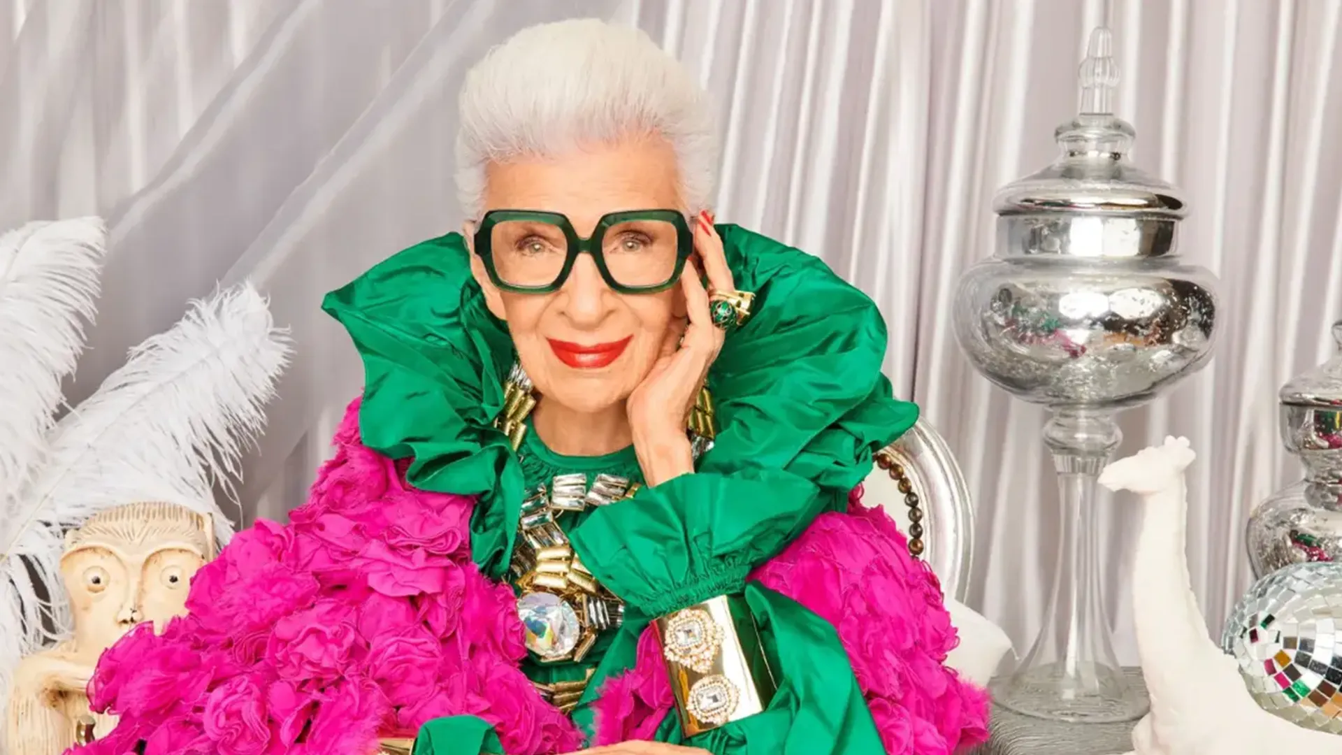 Iris Apfel More Is More La Maestra Del Maximalismo Ya Rests In Power